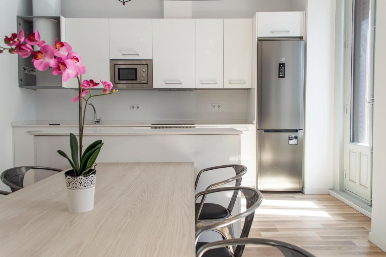 For You Rentals New Design Apartment Temporal Puerta Del Sol Pre10C Madrid Exterior photo